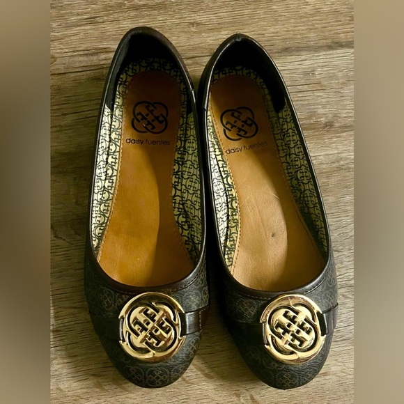 Daisy Fuentes Shoes - Daisy Fuentes, Sz 6.5 Brown Flats with Gold Medallions